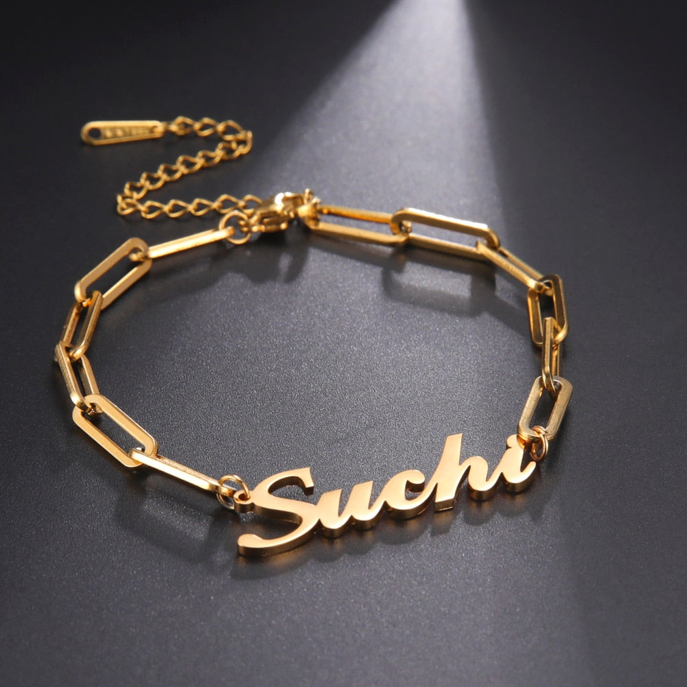 Chain Links Name Bracelet in gold, customizable with personalized inscription, 17+5cm length.